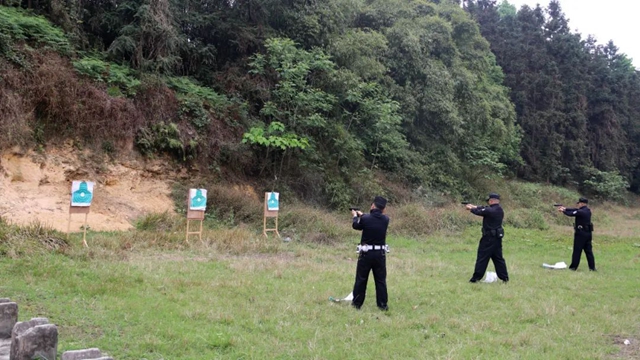 全警实战大练兵 | 泸县公安局开展公务用枪实弹射击训练(图4)