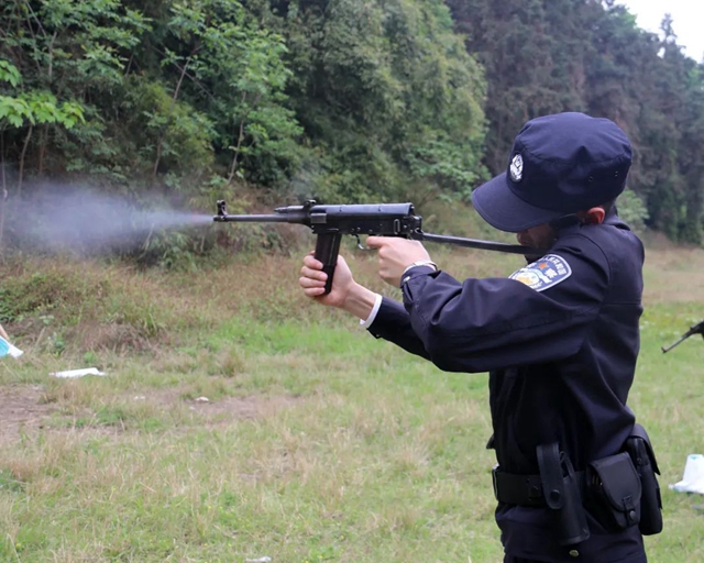 全警实战大练兵 | 泸县公安局开展公务用枪实弹射击训练(图7)