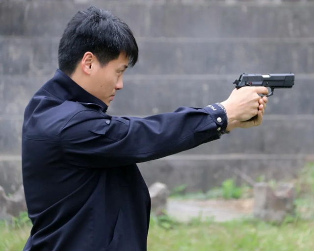 全警实战大练兵 | 泸县公安局开展公务用枪实弹射击训练(图6)