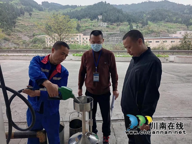 拒绝燃油“变相涨价”！古蔺县市场监管局开展加油机计量检定