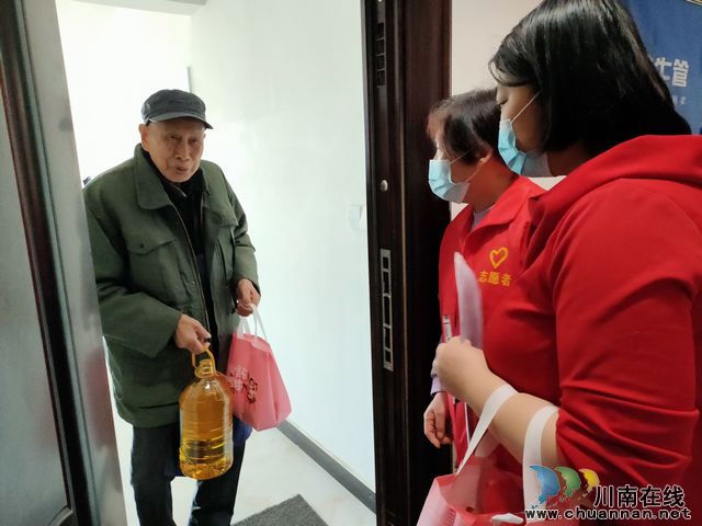 泸州市龙马潭区鱼塘街道望山坪社区：乐龄抱抱团 抱紧邻里情