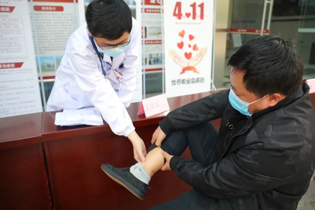 合江县中医医院:关爱帕金森患者,让生命不再惧“帕”!(图2) 合江县中医医院:关爱帕金森患者,让生命不再惧“帕”!(图2)