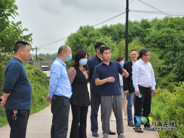 泸县人大常委会副主任赵淼带队督导2022年民生实事人大代表票决项目