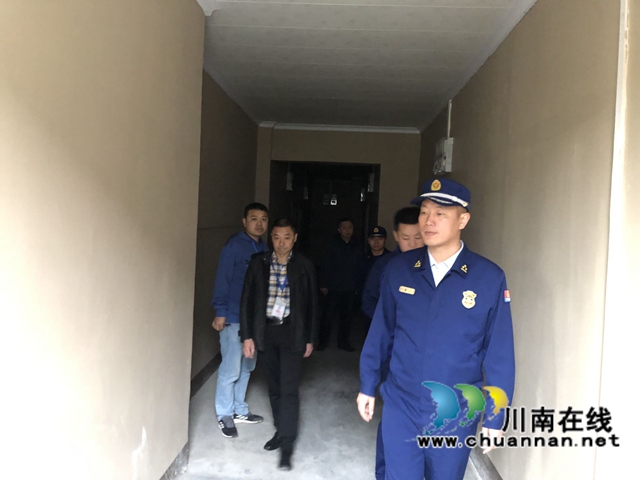 龙马潭区小市街道联合龙马潭区消防与救援大队开展消防安全专项检查