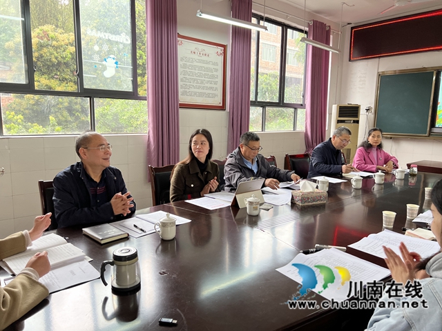 专家引领，智慧前行！泸州市2022年重点课题《初中英语“1+X”拓展活动校本课程实践研究》开题报告会召开
