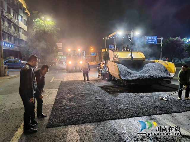 民心守护｜龙马潭：市政工人连夜奋战，为城市按下“美颜”键(图1)