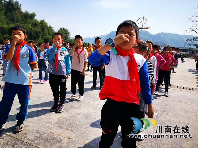 纳溪区天仙镇中心小学开展防溺水安全演练