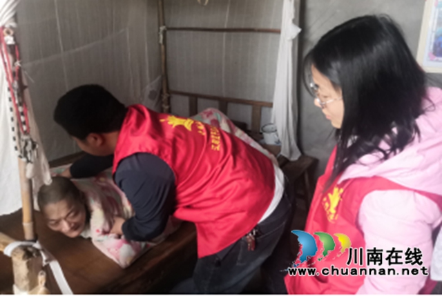 江阳区华阳街道：关爱残疾人，红马甲在行动