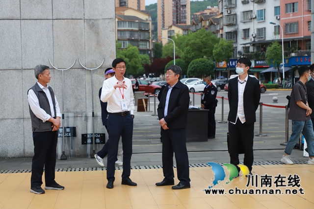 泸州市决策咨询委员会调研泸县教育发展