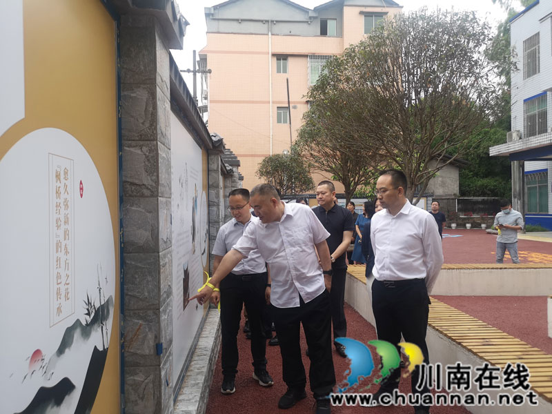民盟泸州市委“黄丝带·同心帮教”助力社区矫正工作(图2) 1f082019057e950c41e9f0c6eaca552.jpg