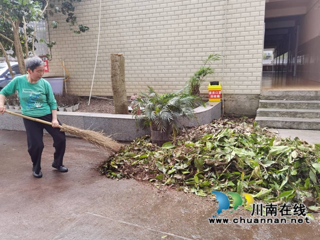 合江县先滩镇关口实验学校：校长带头，让“劳动节”名副其实