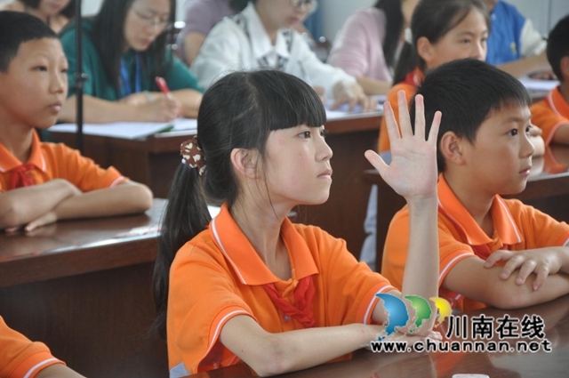 积极参与的小读者1.jpg