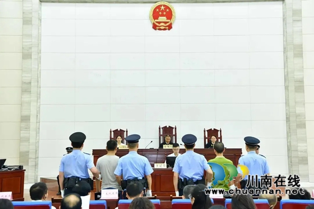 赞!龙马潭法院这项工作获省法院肯定(图8) 联动打击拒执犯罪,提升执行震慑力度(拒执庭审现场).jpg