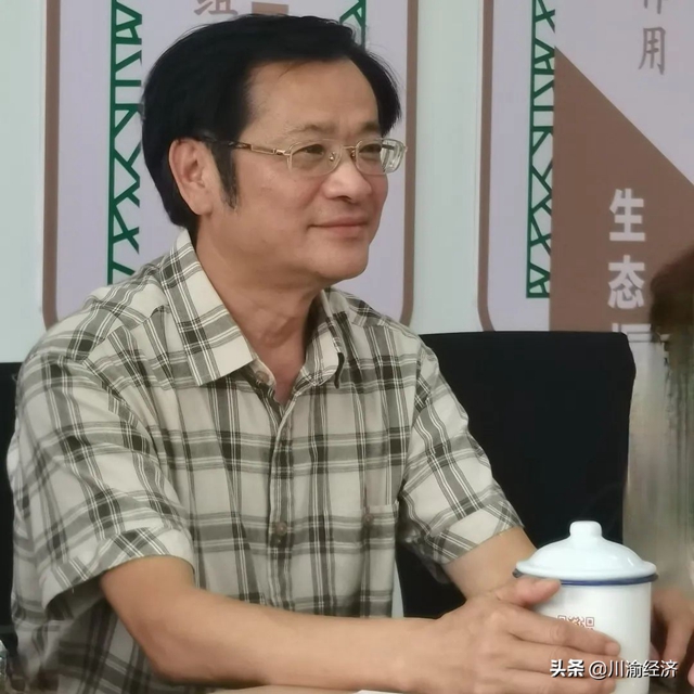泸州市乡村振兴乡贤联谊会与海南泸州商会签订战略合作协议(图2) 2.jpg