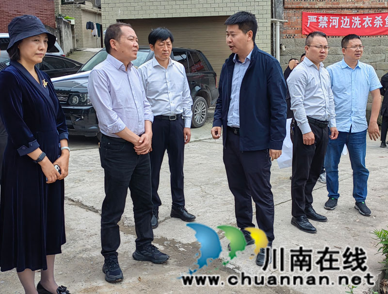 泸州市人大常委会城环资委到百和镇调研大陆溪水质达标攻坚工作