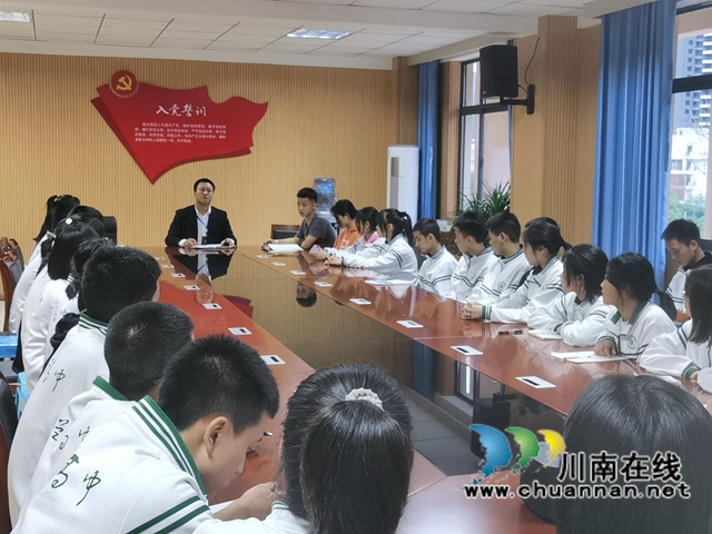 古蔺县初高中教育集团：“影子跟岗”培训下足“绣花功夫”