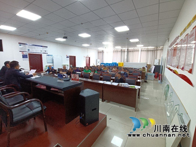 龙马潭区小市街道回龙湾社区开展党风廉政警示教育学习活动