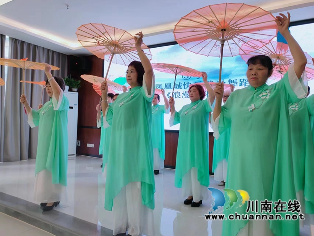 龙马潭区鱼塘街道望山坪社区：全民健身，舞出青春