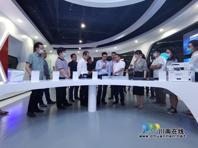 泸州高新区组织开展走访企业暨“我为产业献一策”活动