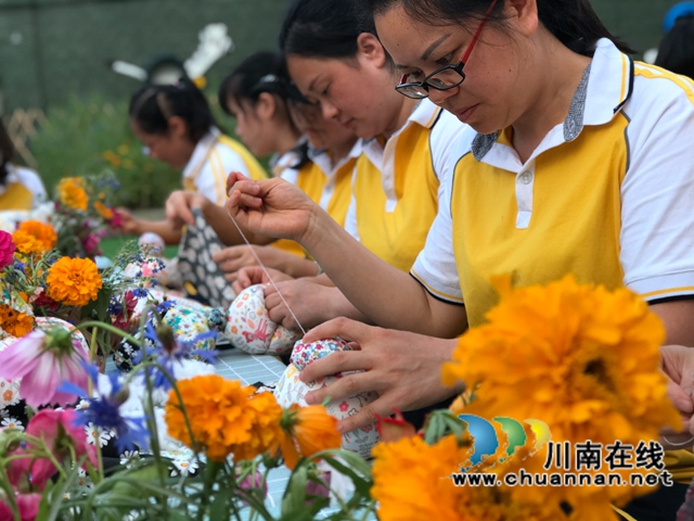 百和镇中心幼儿园开展“我们的节日——端午节”民俗体验活动3.JPG