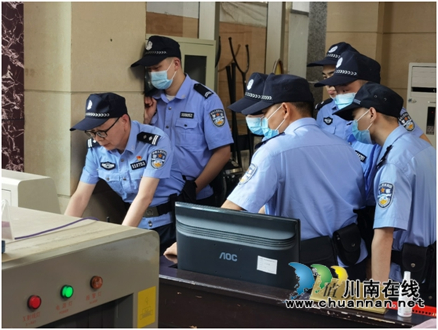 纳溪区法院法警大队开展安检业务技能培训(图1) 微信图片_20220613152059.jpg