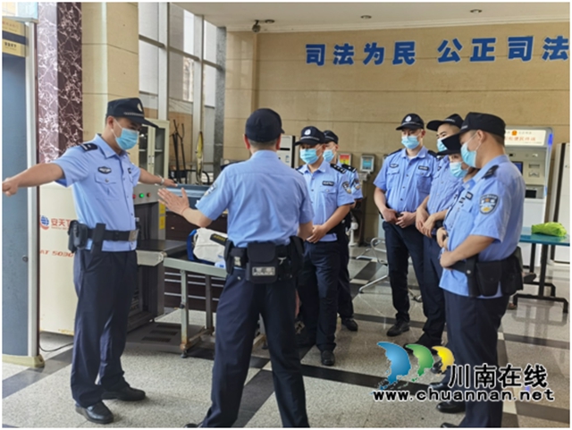 纳溪区法院法警大队开展安检业务技能培训(图2) 微信图片_20220613152104.jpg