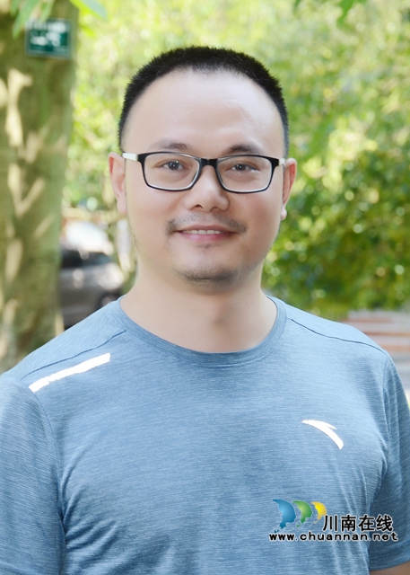 吴选平.JPG