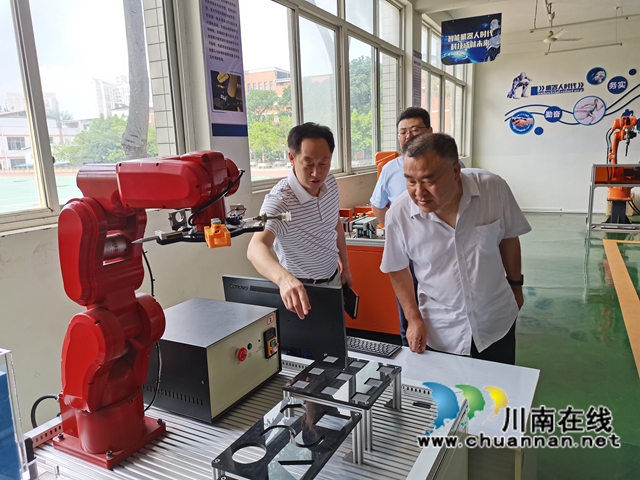 民盟泸州市委调研泸县职业教育发展