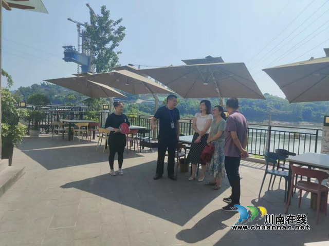 泸州市市场监管局副局长邓玲督导江阳区自建房安全专项整治工作