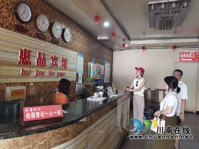 民心守护｜龙马潭区小市街道回龙湾社区开展安全隐患大排查