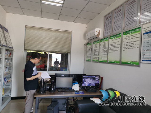 检查村社区残协建设情况.jpg