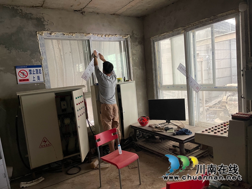 纳溪区法院：租赁合同起纠纷，执行干警烈日下保全