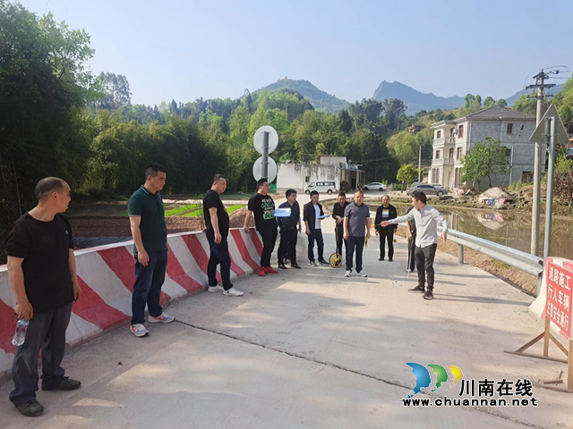 合江县甘雨镇：架起联心桥，画好同心圆