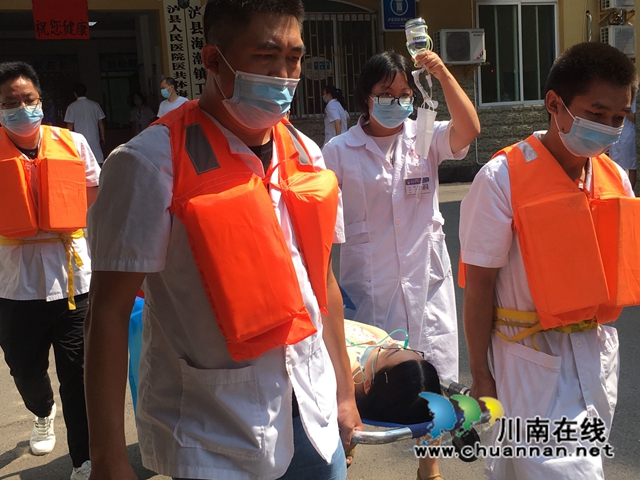 泸县海潮镇卫生院组织开展2022年防汛应急演练