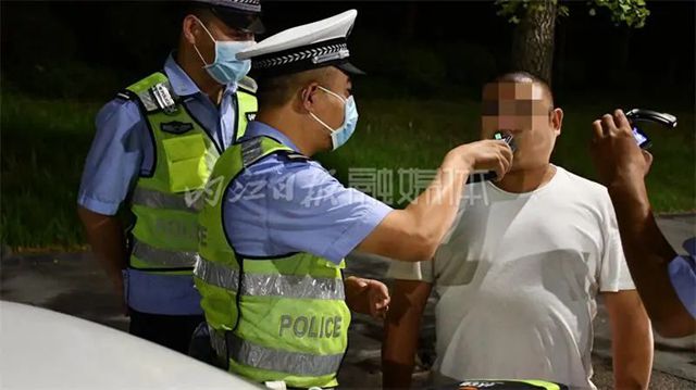 车上还有婴儿！男子醉驾被内江交警抓了“现行”