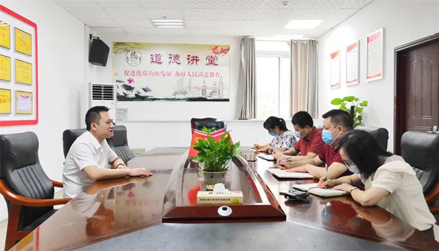 龙马潭：向违规操办或参加升学宴谢师宴说“不”！