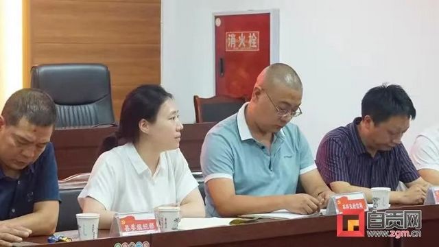 学霸来了!清华学子助力荣县乡村振兴(图1) nEO_IMG_2.jpg