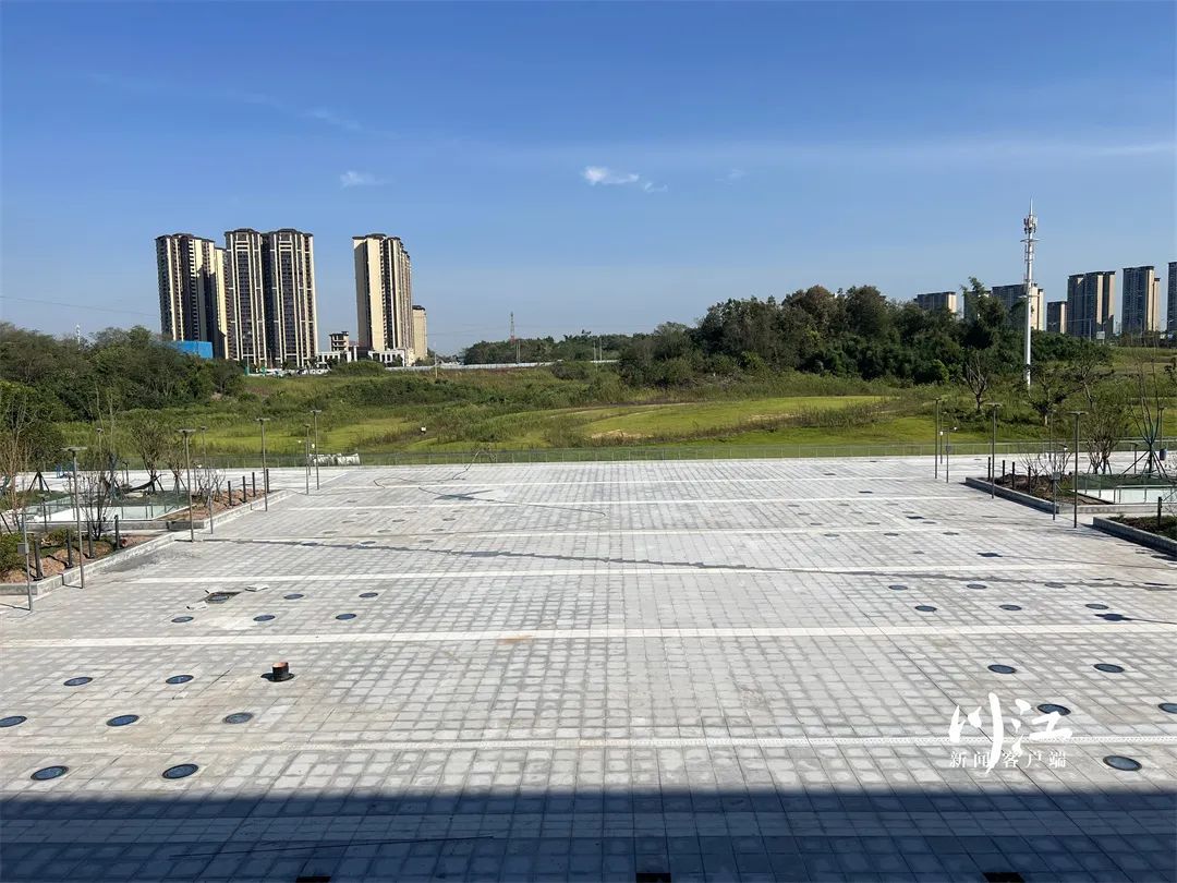 泸州高铁站北广场亮相,夜晚广场上会长出“星星”(图3) 3.jpg