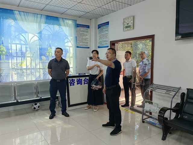 cbd0423548c932f7b8f74bfcb55a624.jpg