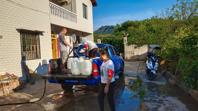 民心守护｜纳溪区护国镇：干群同心，送水抗旱