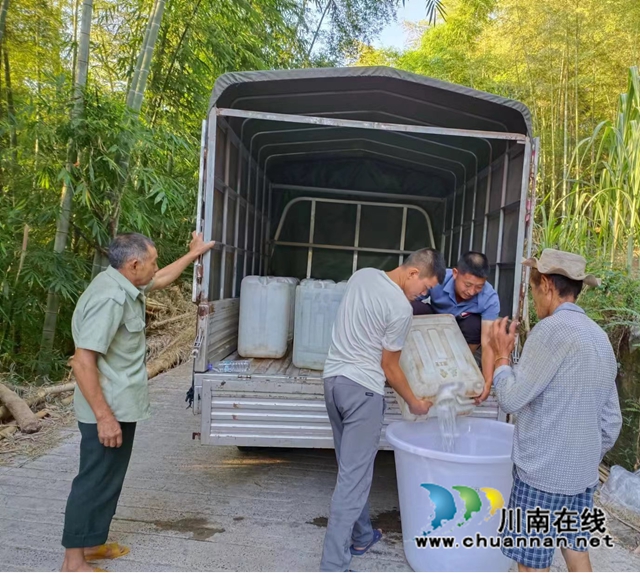 合江县甘雨镇：乡贤李冰颖甘当抗旱保水“排头兵”