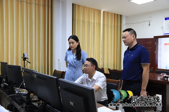 甘露到泸县云龙镇督导抗旱保收、森林防灭火、疫情防控工作