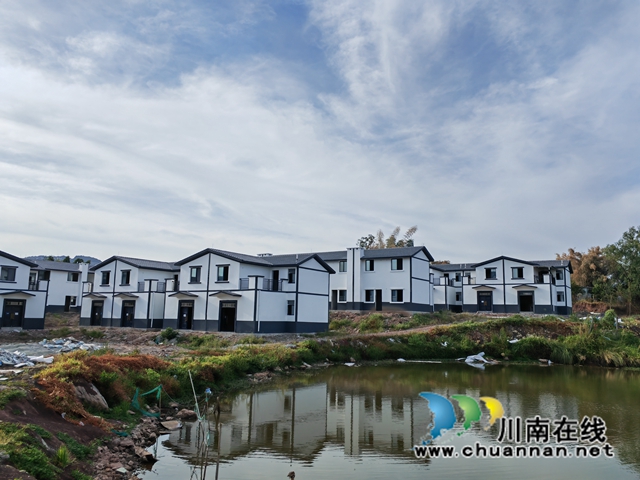 福集镇赵岩村灾后新村（曾佐然摄）.jpg