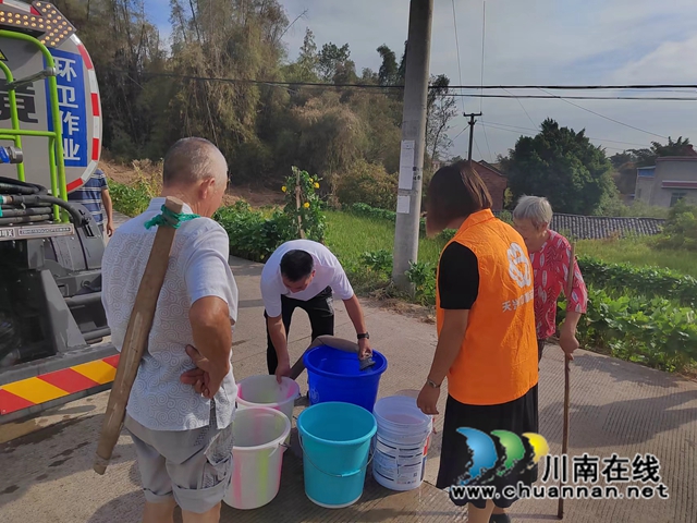 余占华送水2.jpg
