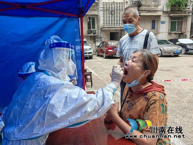 江阳区华阳街道：战疫一线勇担当，人大代表在行动