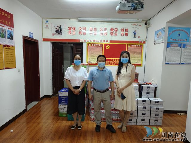 华阳街道：人大代表暖心捐赠  同心协力战疫情