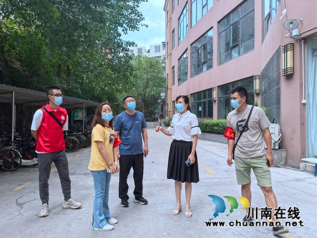 县住建局局长詹定敏带队到福蟾滨城小区巡查、指导疫情防控工作 (2).jpg