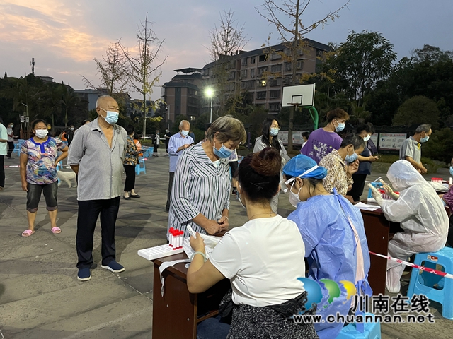 泸县百和镇：汇聚红色力量，筑牢疫情“防火墙”
