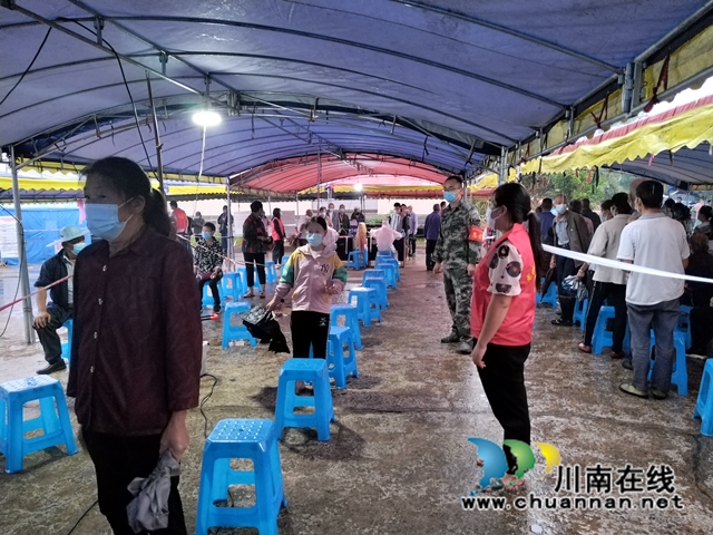 泸县云龙镇：风雨中坚守，只为“疫”过天晴