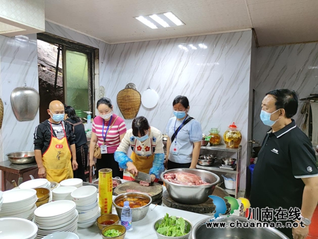 古蔺县市场监管局开展中秋节前市场综合检查(图4) 4.jpg